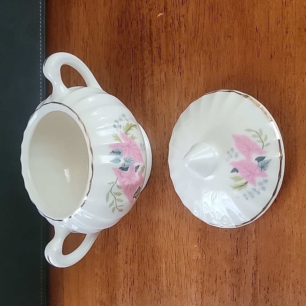 Vintage WS George Caladium Sugar Bowl with Lid - Picture 2 of 4
